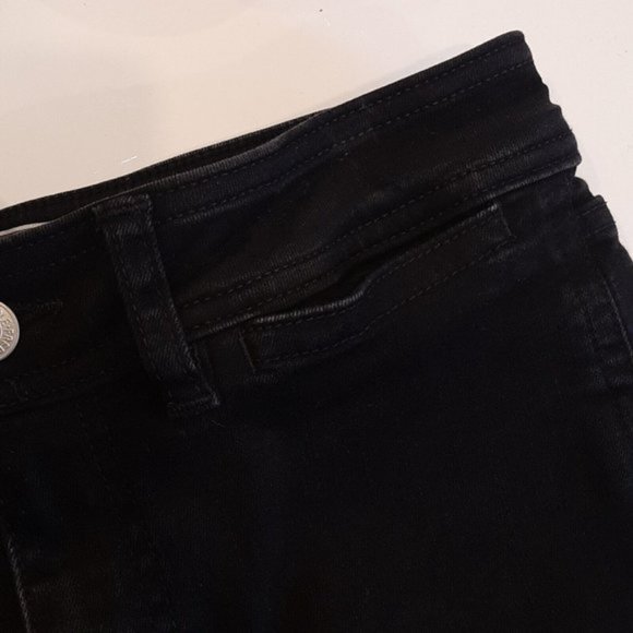 ⏬ Free People So Chic Shorts Womens Size 30 Clean Black Bermuda Denim Raw Hem - Picture 12 of 16